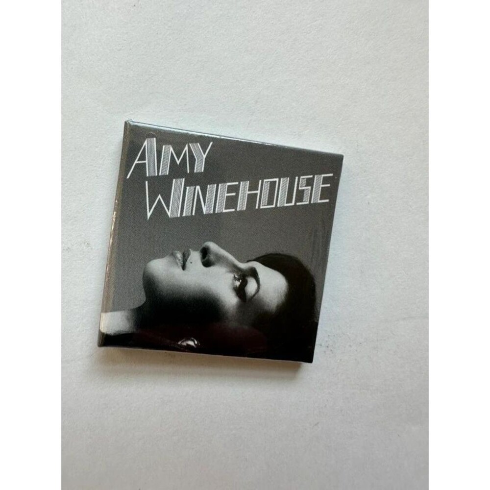 MGA Miniverse mini vinyl Amy Winehouse Valerie